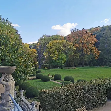 Apartment Grosse Fewo Im Schlossensemble Seusslitz Bornitz